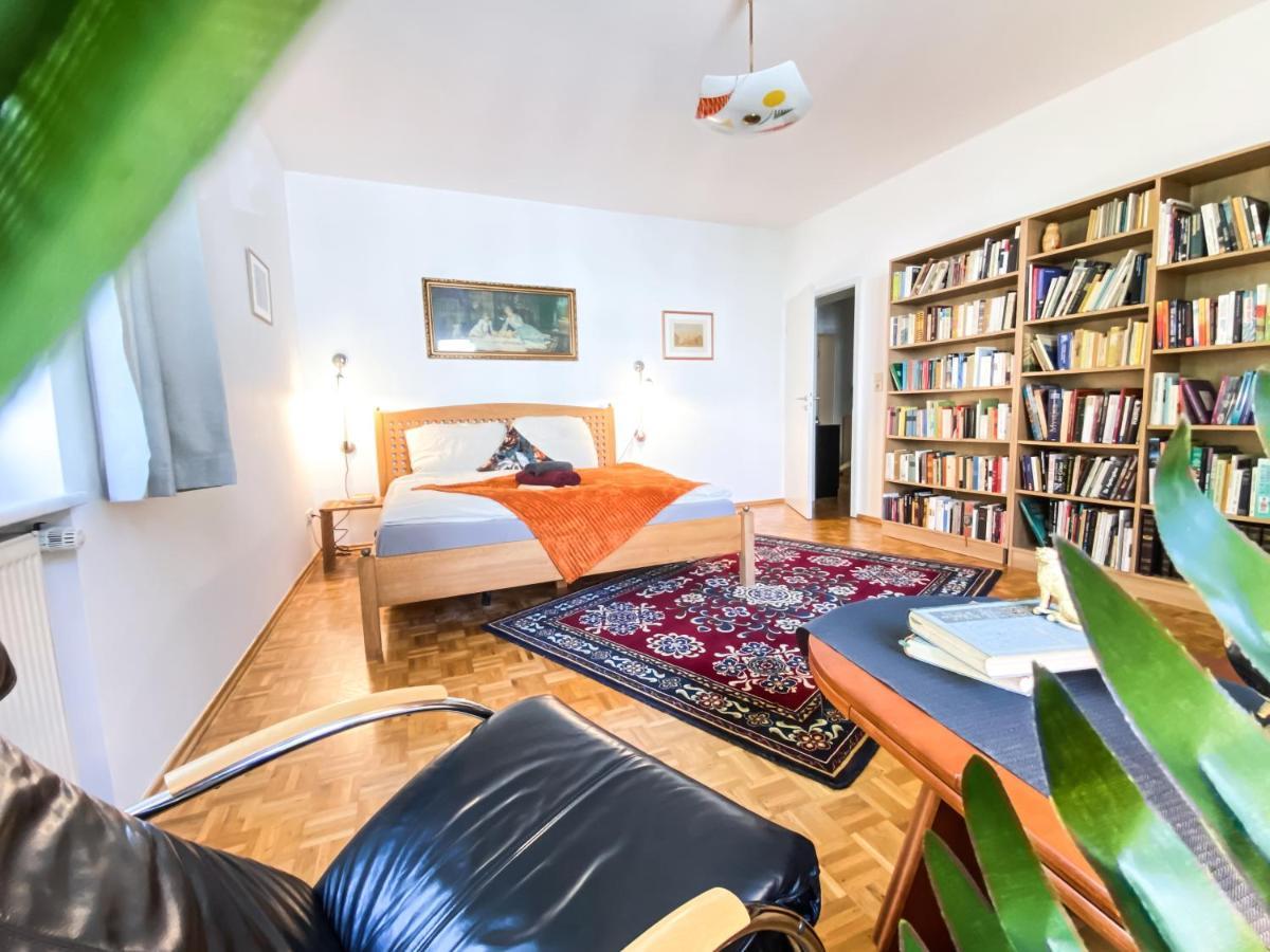 Historische 3raum Zentrumsnah In - Balkon, Tv, Marmorbad, Privatbibliothek