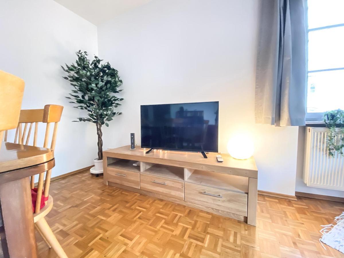Apartment Historische 3raum Zentrumsnah In - Balkon, Tv, Marmorbad, Privatbibliothek Leipzig