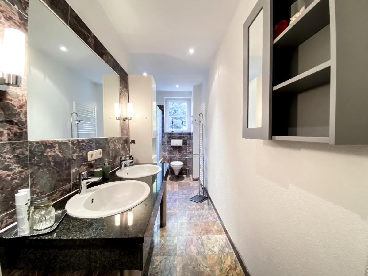 Historische 3raum Zentrumsnah In - Balkon, Tv, Marmorbad, Privatbibliothek Apartment