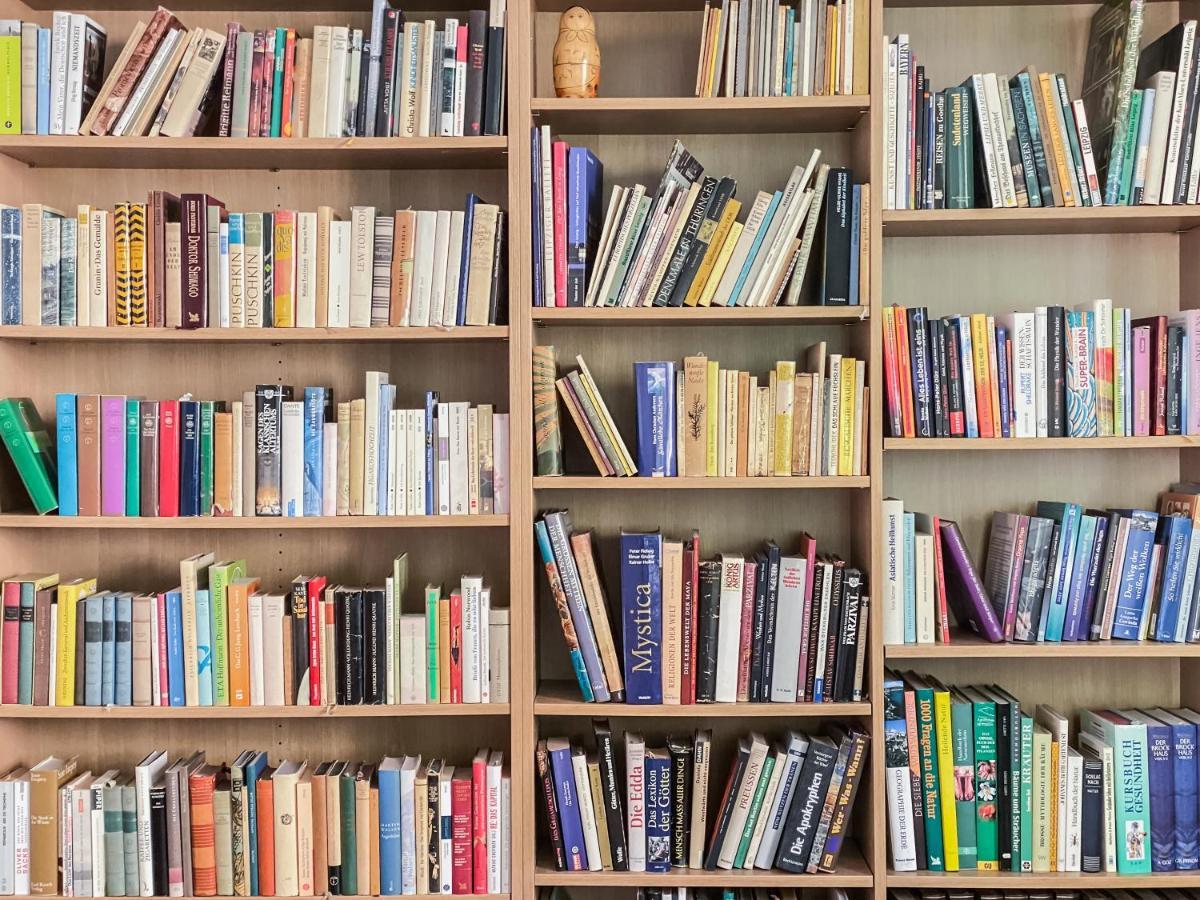Historische 3raum Zentrumsnah In - Balkon, Tv, Marmorbad, Privatbibliothek